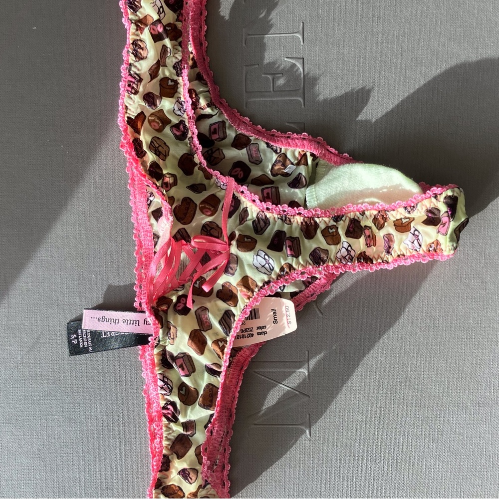 NWT Victoria’s Secret chocolates thong small - Picture 4 of 4